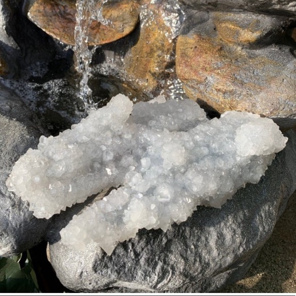 Large Apophyllite Crystal Stalactite towers - Picture 4 of 9